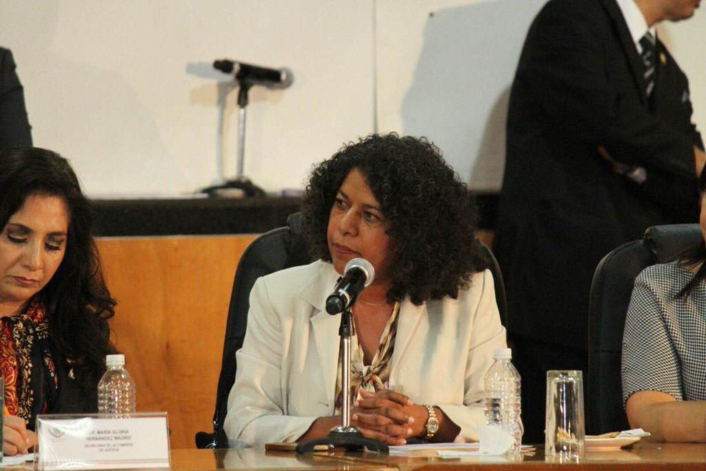 Tres preguntas a la PGR por parte de la diputada federal Candelaria Ochoa