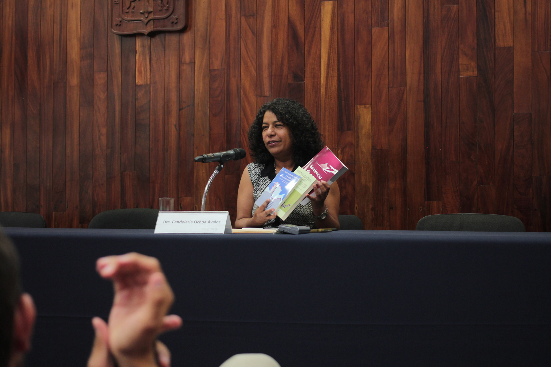 CONFERENCIA DE PARIDAD DE GÉNERO EN LA POLÍTICA,  FUE IMPARTIDA EN EL CUCSH