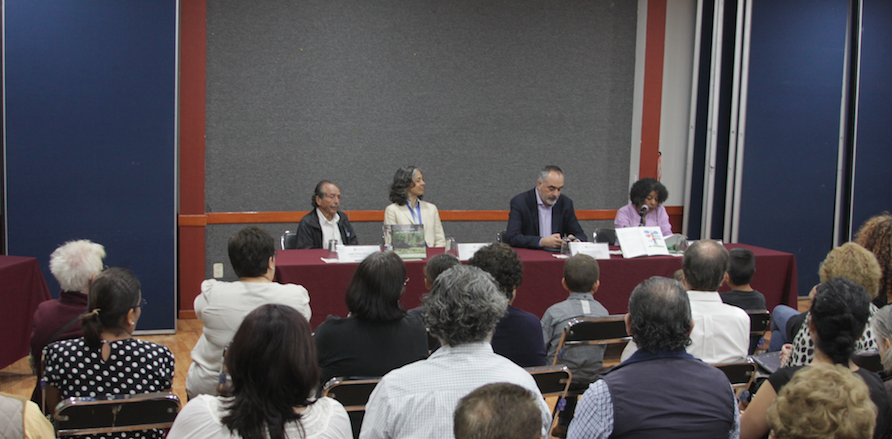 Presentan libro sobre Temaca